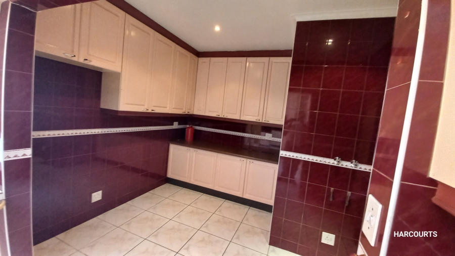 To Let 4 Bedroom Property for Rent in Gatesville Western Cape